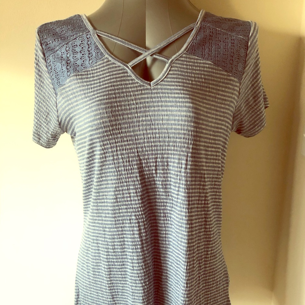 Short sleeve tee